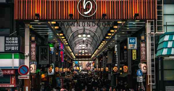 人工智能机器人和人谈恋爱