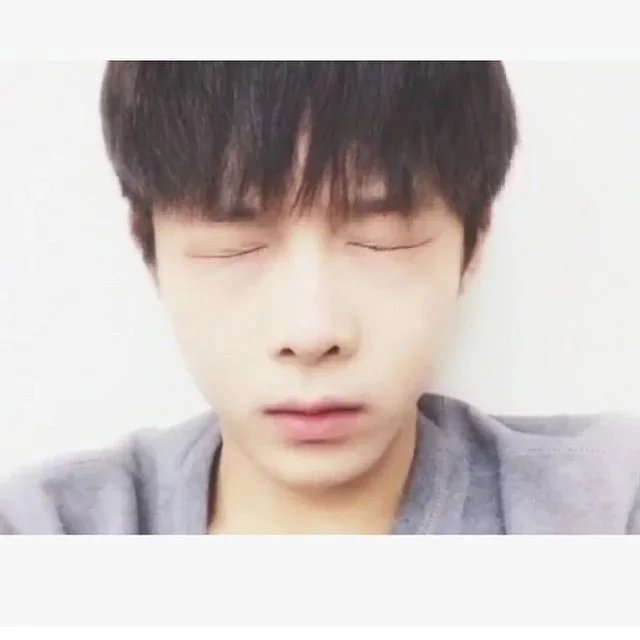 皮娥蓝毓